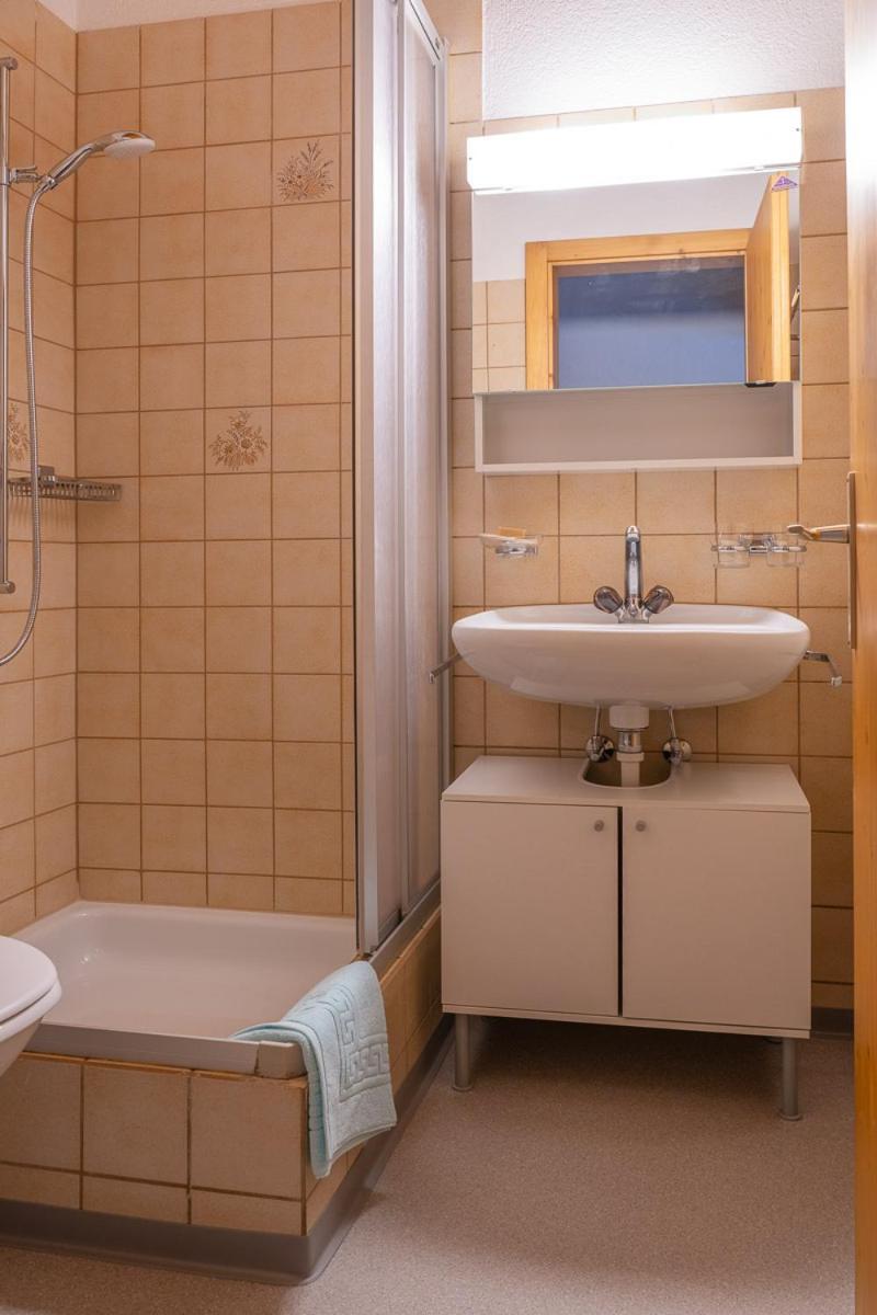 Chrona Bed & Breakfast Jenaz Cameră foto