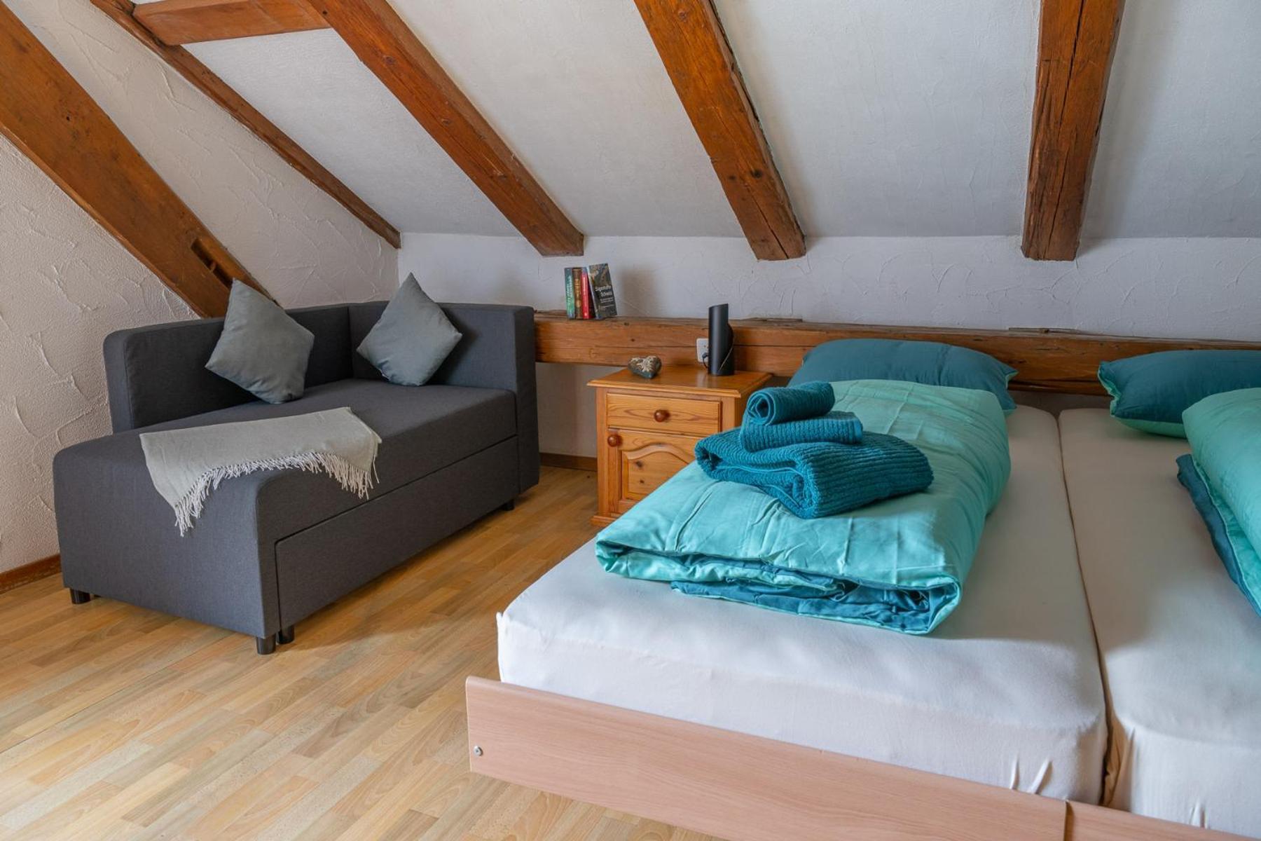 Chrona Bed & Breakfast Jenaz Cameră foto