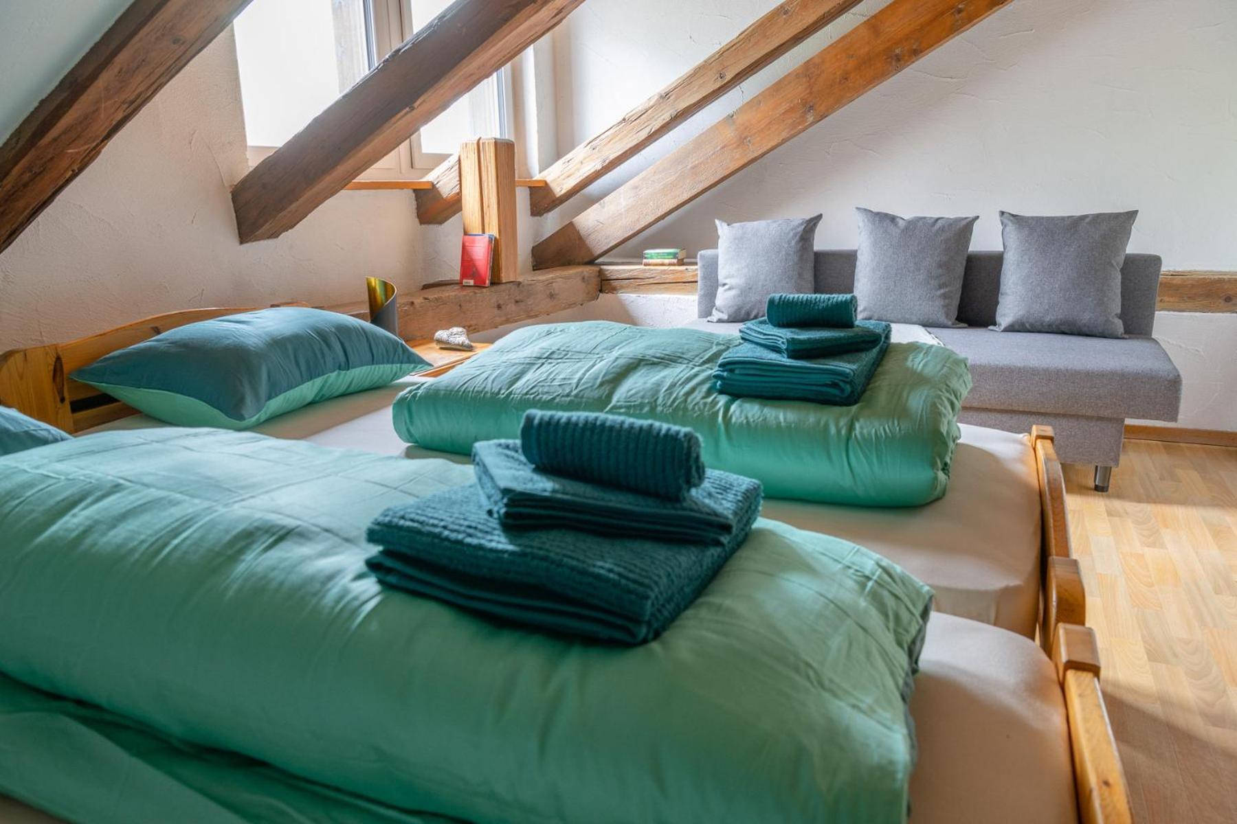 Chrona Bed & Breakfast Jenaz Cameră foto
