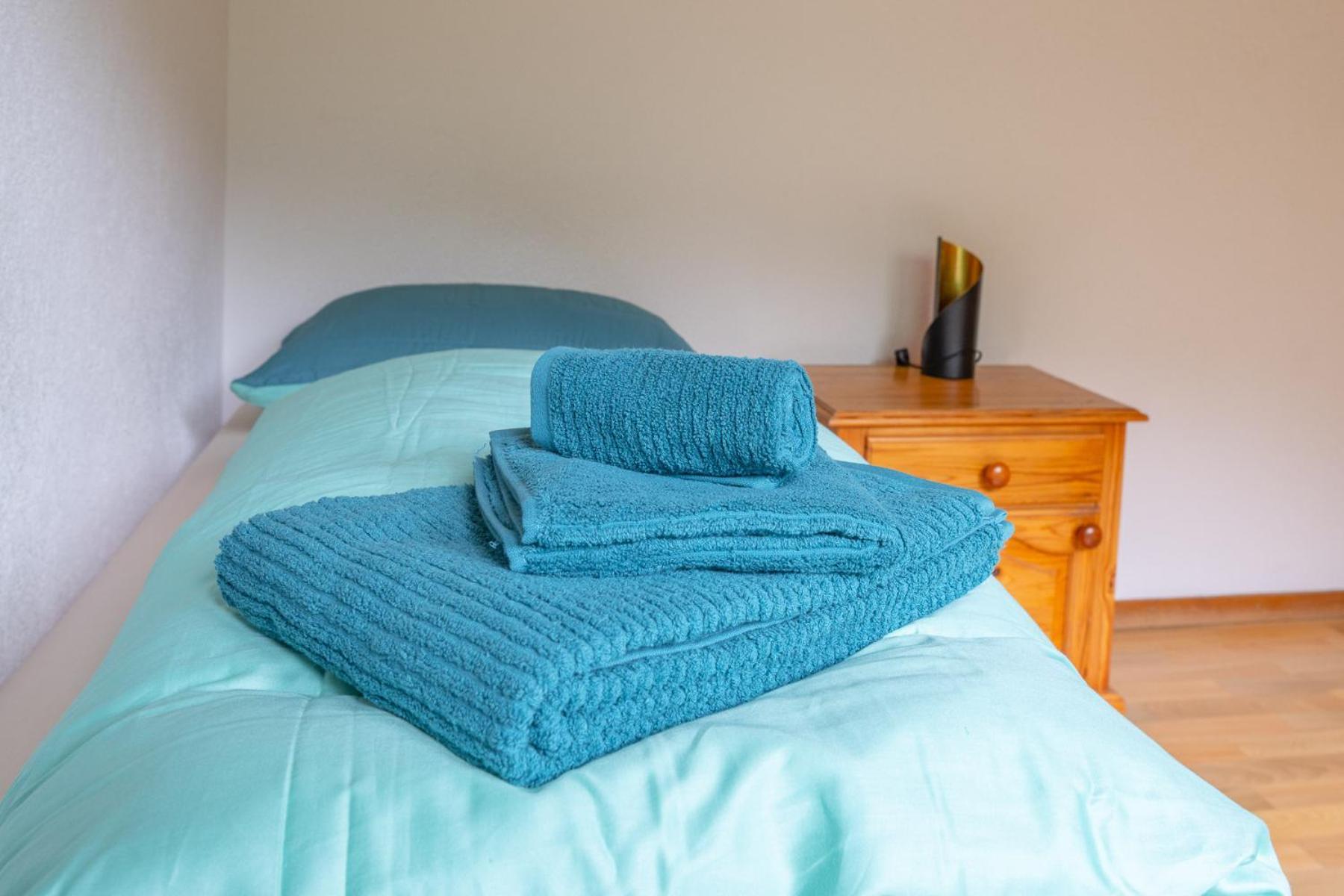 Chrona Bed & Breakfast Jenaz Cameră foto