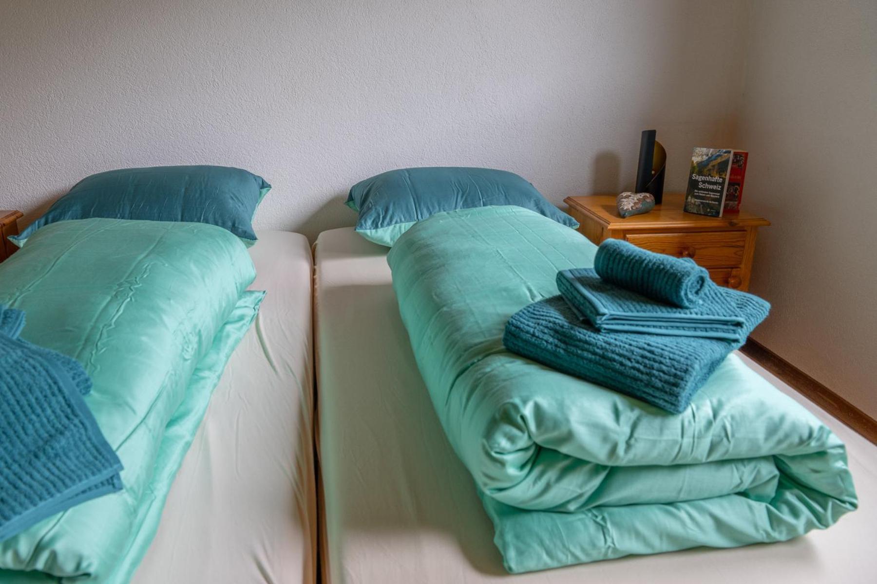 Chrona Bed & Breakfast Jenaz Cameră foto
